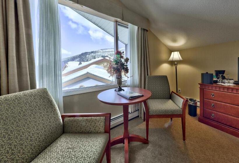 מיטת קינג בסוויטה, Sun Peaks Lodge