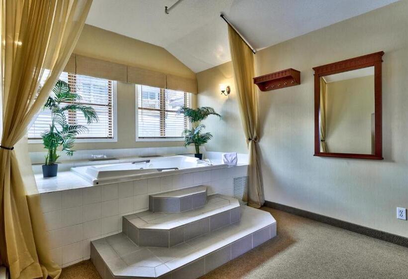 מיטת קינג בסוויטה, Sun Peaks Lodge