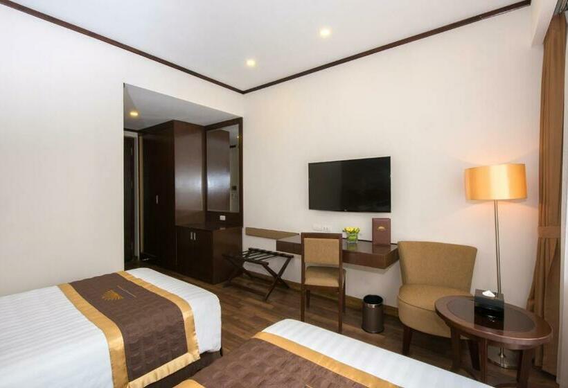 اتاق سوپریور با چشم‌انداز شهر, Thang Long Opera