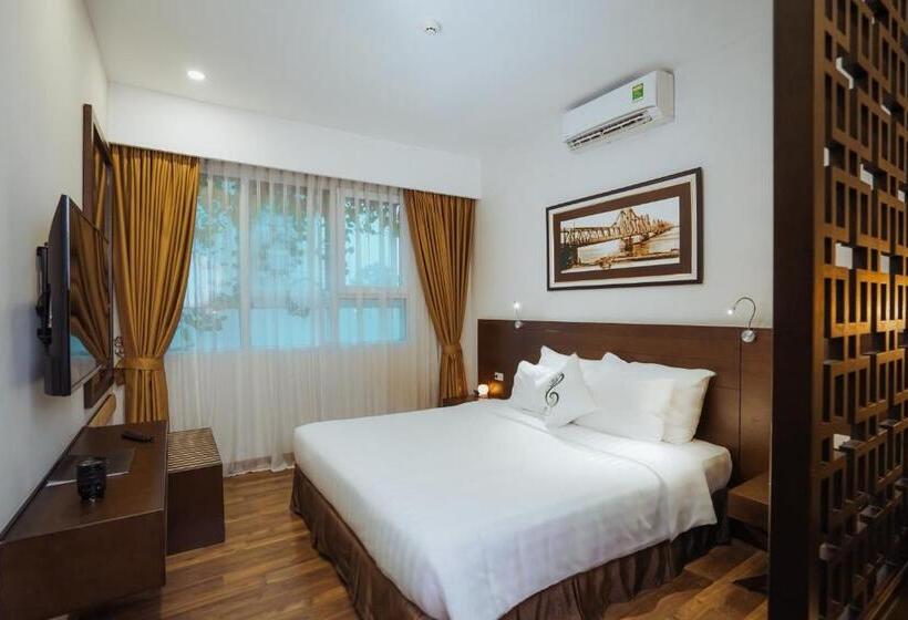 سوییت جونیور, Thang Long Opera