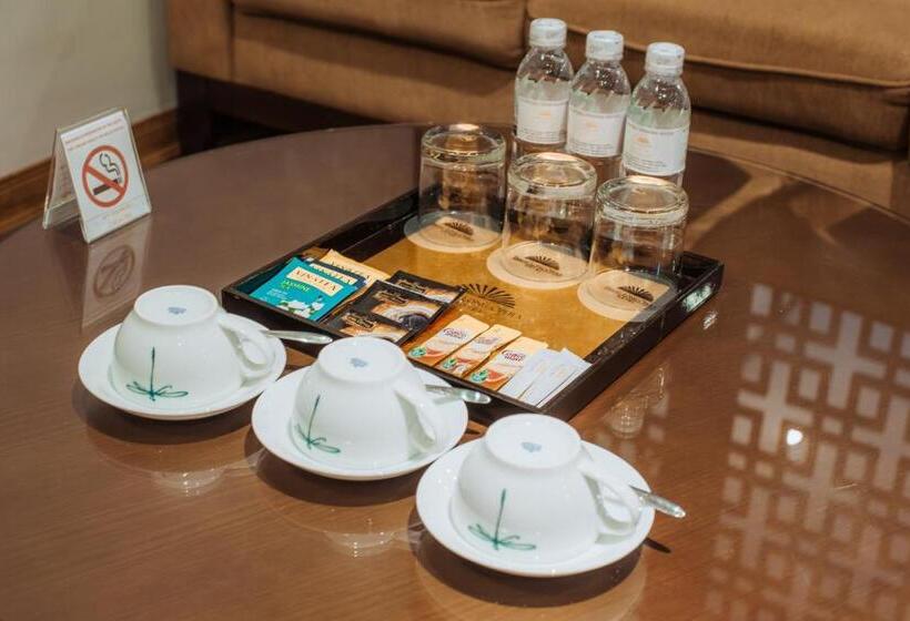 اتاق لوکس سه تخته, Thang Long Opera