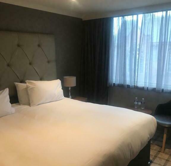 اتاق استاندارد, The Scot