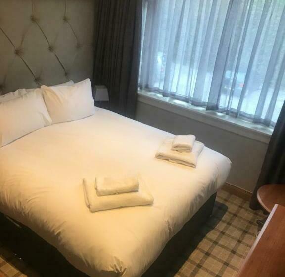 اتاق خانوادگی, The Scot