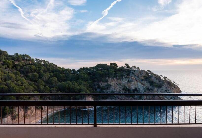 جناح جونيور ذات إطلالة, Zel Costa Brava