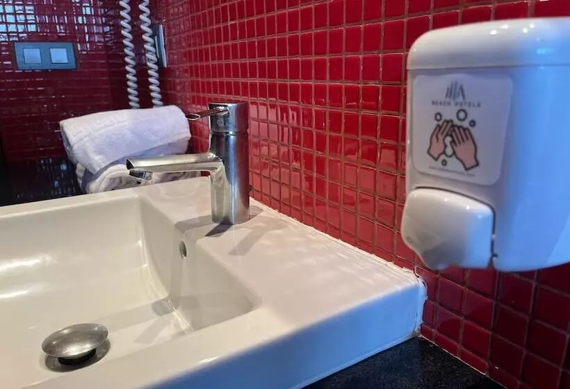 اتاق استاندارد با چشم‌انداز دریا, Nautic Hotel & Spa