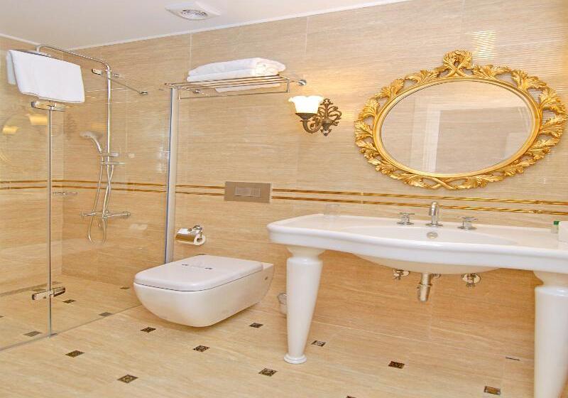 اتاق استاندارد سه نفره, Aspen Hotel Kaleiçi