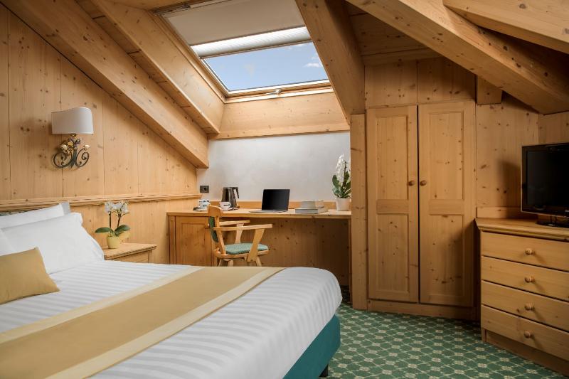 수피리어 룸, Cristallo