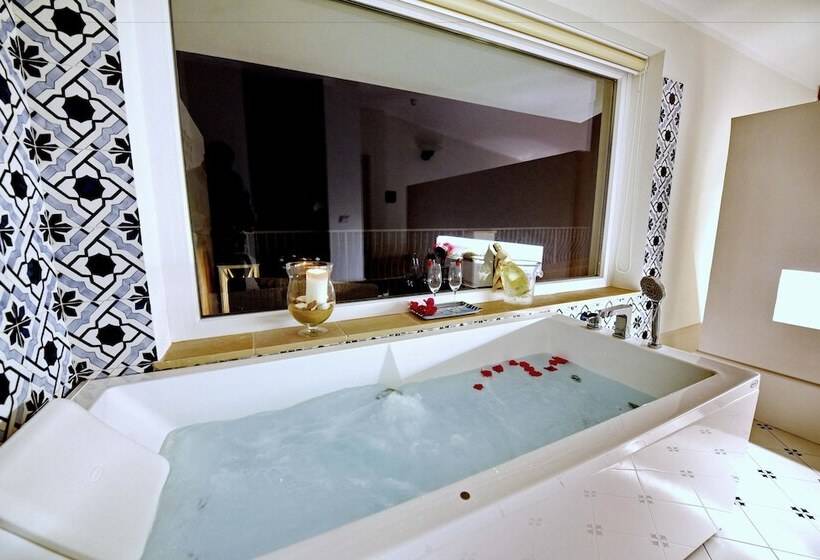 디럭스 스위트 바다 전망, Garden Riviera