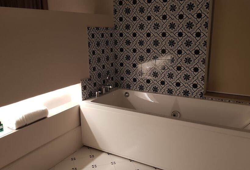 디럭스 스위트 바다 전망, Garden Riviera