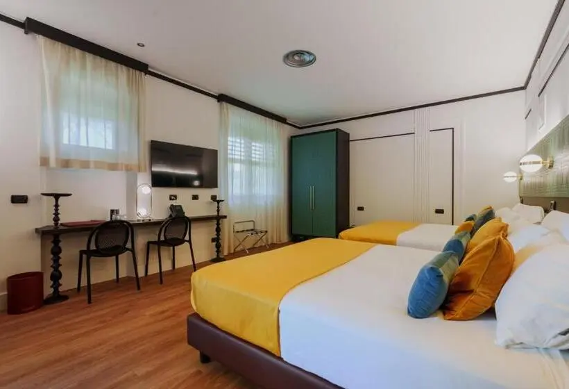 اتاق لوکس چهار تخته, Joivy Together Florence Urban Resort