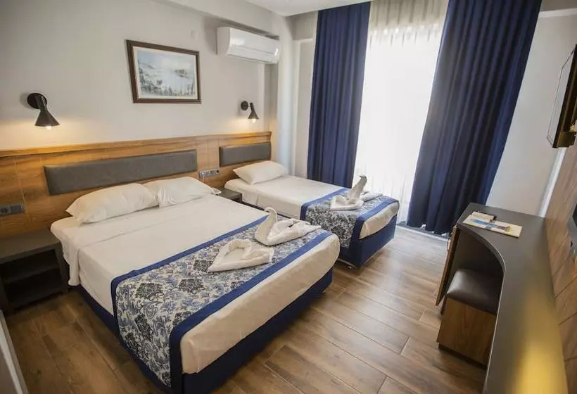 اتاق استاندارد با چشم‌انداز استخر, Fatih Hotel Kleopatra