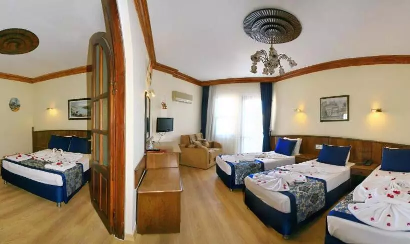 اتاق خانوادگی, Fatih Hotel Kleopatra