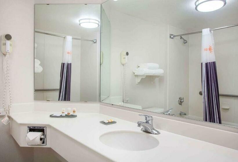 스탠다드 룸 더블 침대 2개, La Quinta By Wyndham Charlotte Airport South