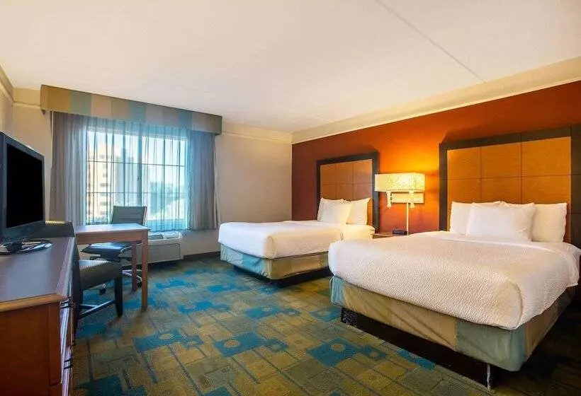 ２ダブルベッドのスタンダードルーム, La Quinta By Wyndham Charlotte Airport South