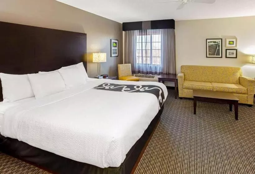 キングサイズベッドのエクゼクティブルーム, La Quinta By Wyndham Milwaukee Delafield