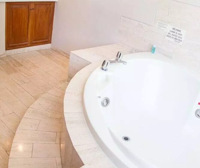 سوییت سوپریور, Park Suites