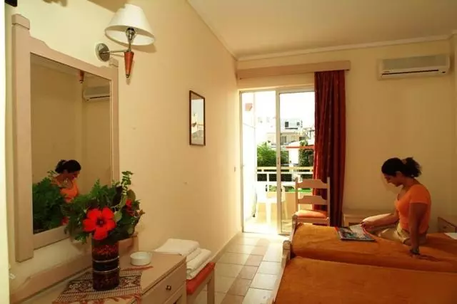 اتاق استاندارد, Theonia