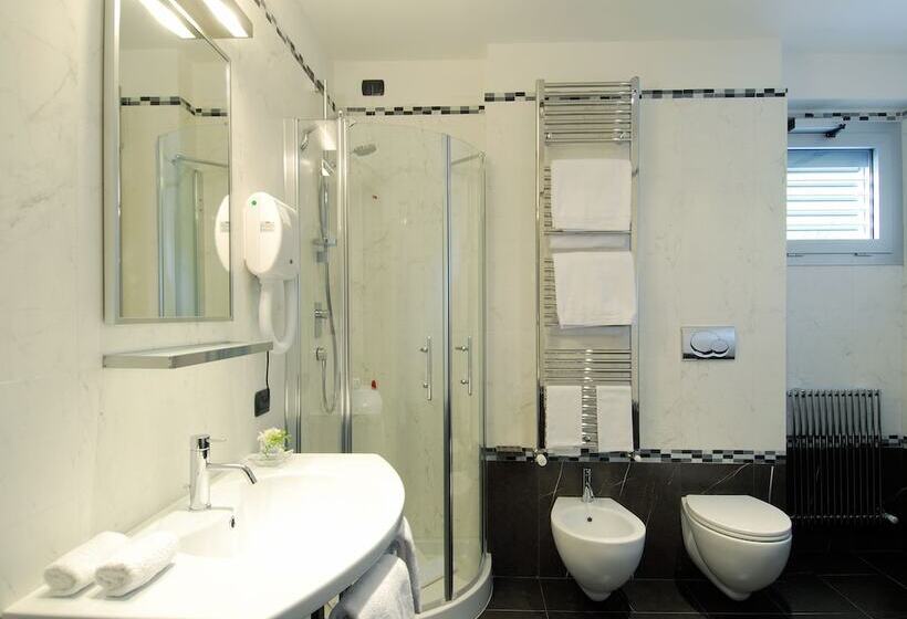 חדר סטנדרט לשלושה, Joivy Together Florence Urban Resort