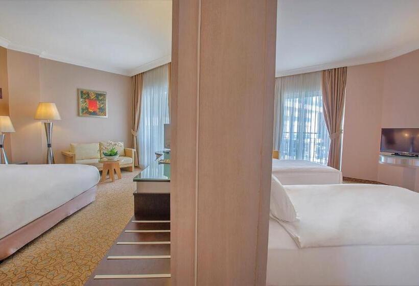 اتاق خانوادگی با چشم‌انداز دریا, Mukarnas Spa & Resort