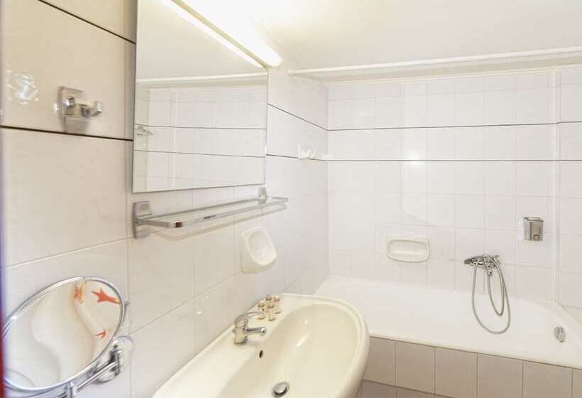 إستوديو قياسى مطل على البحر, Olympic Suites