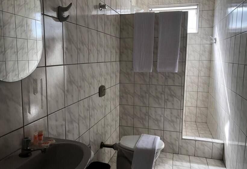 スタンダードルーム, Cruz