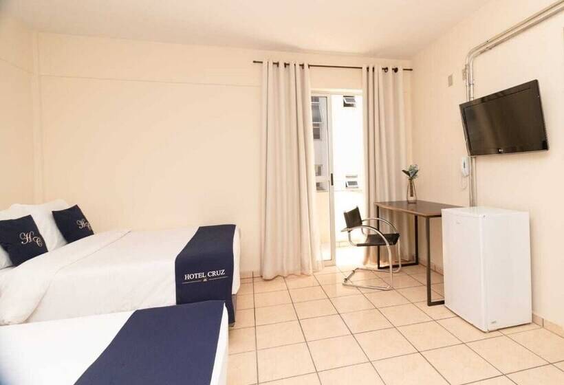 ファミリールーム, Cruz