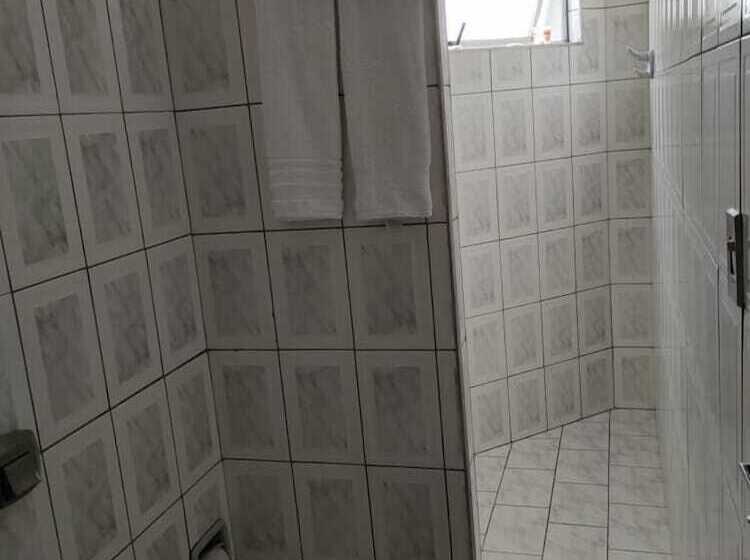 ファミリールーム, Cruz