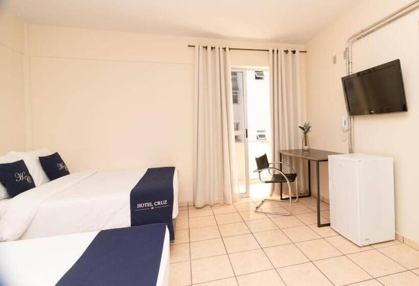 スーペリアトリプルルーム, Cruz