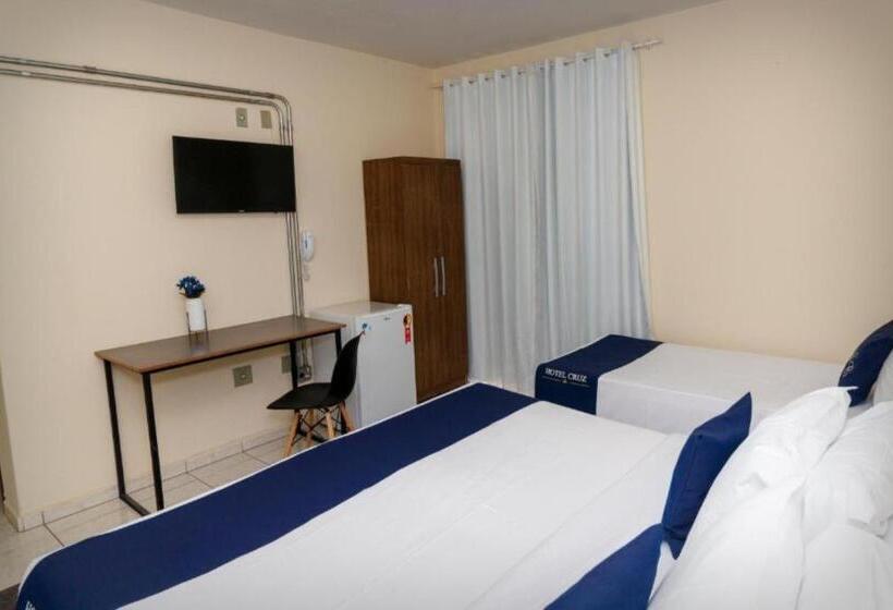 スタンダード4人部屋, Cruz