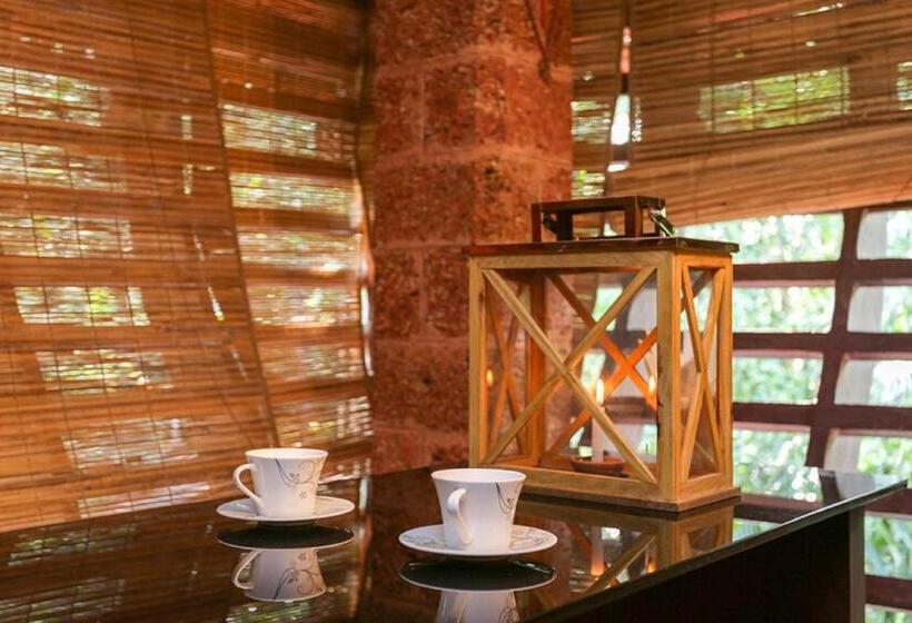 豪华房间, Munkudil Ayurveda & Yoga Retreat