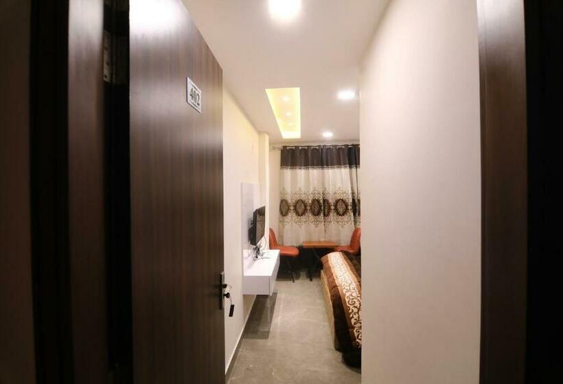 Номер Superior, Ovel