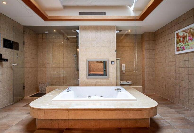 اتاق استاندارد با وان آب گرم, Instone Motel