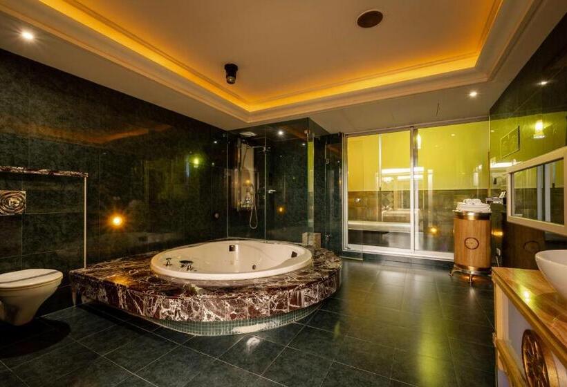 اتاق استاندارد با وان آب گرم, Instone Motel