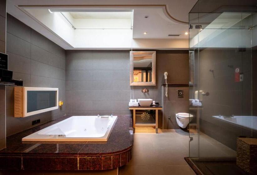 اتاق استاندارد با وان آب گرم, Instone Motel