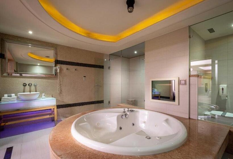 اتاق لوکس, Instone Motel