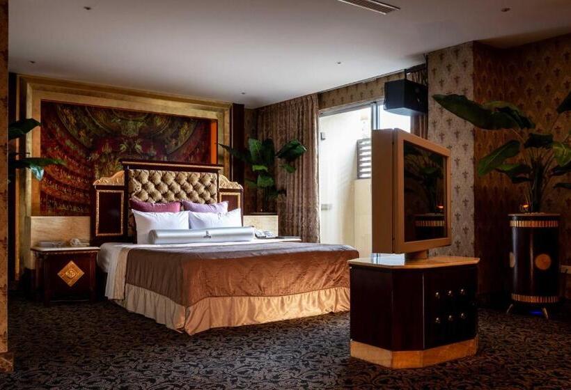 اتاق لوکس با تخت بزرگ, Instone Motel