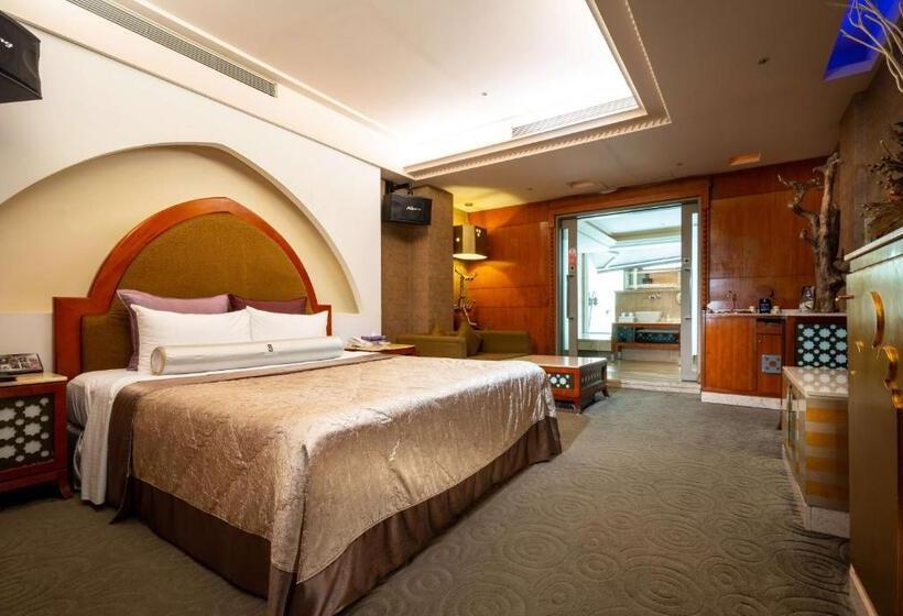 اتاق استاندارد با چشم‌انداز باغ, Instone Motel