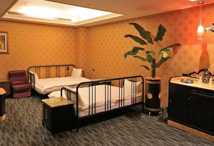 اتاق سوپریور خانوادگی, Instone Motel