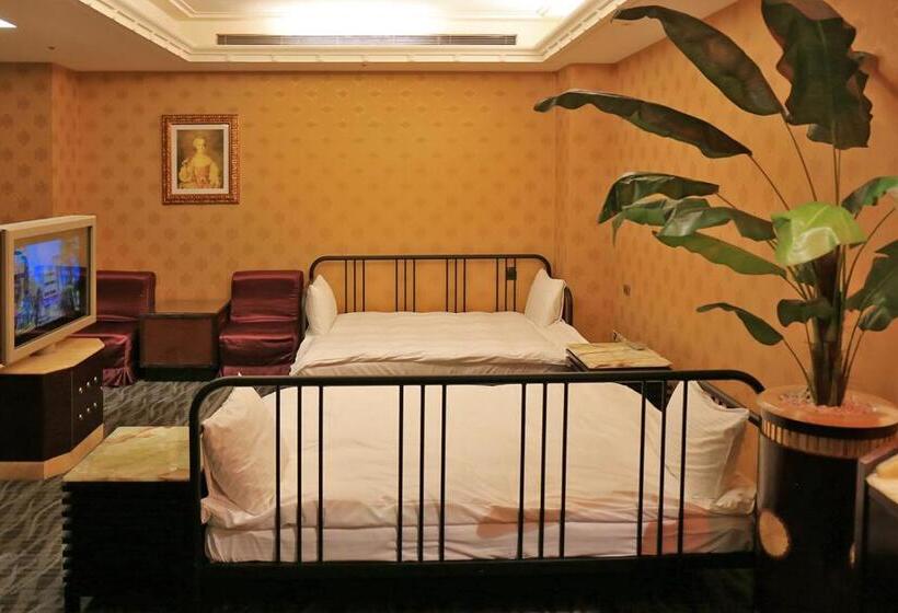 اتاق سوپریور خانوادگی, Instone Motel