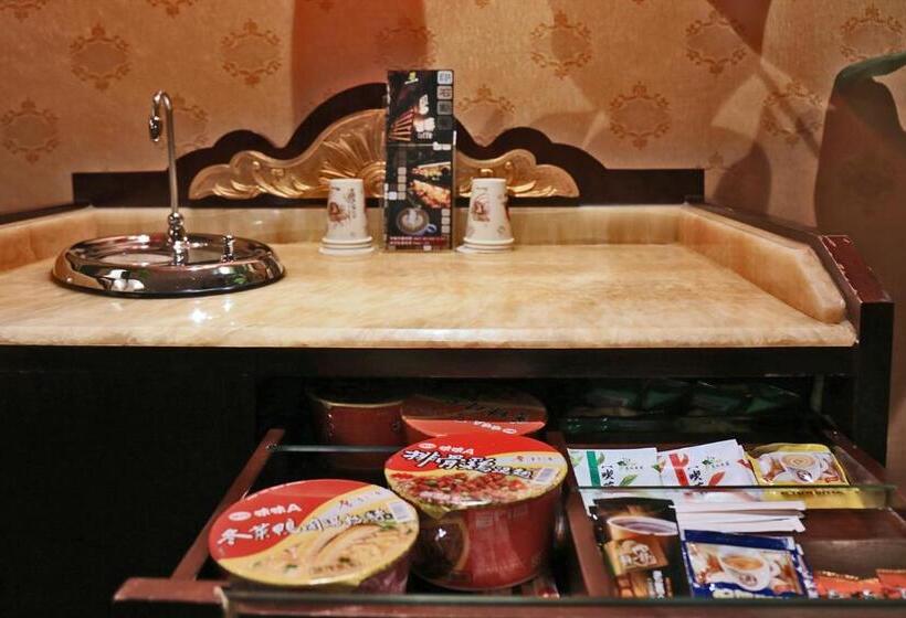اتاق سوپریور خانوادگی, Instone Motel