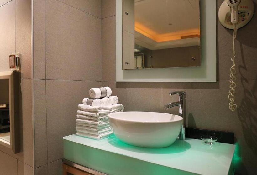 اتاق لوکس چهار تخته, Instone Motel