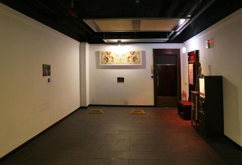 اتاق سوپریور خانوادگی, Instone Motel