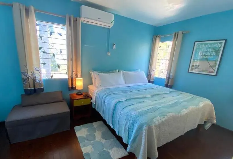اتاق لوکس سه تخته, The Blue Orchid B&b