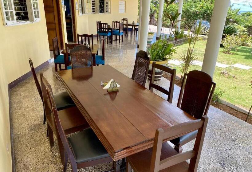 Номер Стандарт, The Blue Orchid B&b