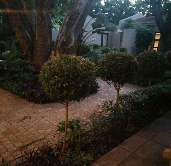 חדר סטנדרט נוף לגינה, 180 On Anderson Guest House