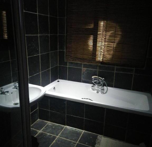חדר אקונומי, 180 On Anderson Guest House