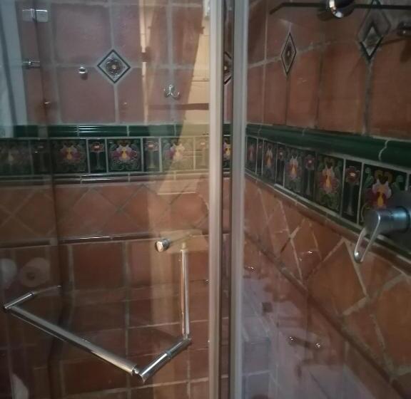 חדר משפחתי דלוקס, 180 On Anderson Guest House