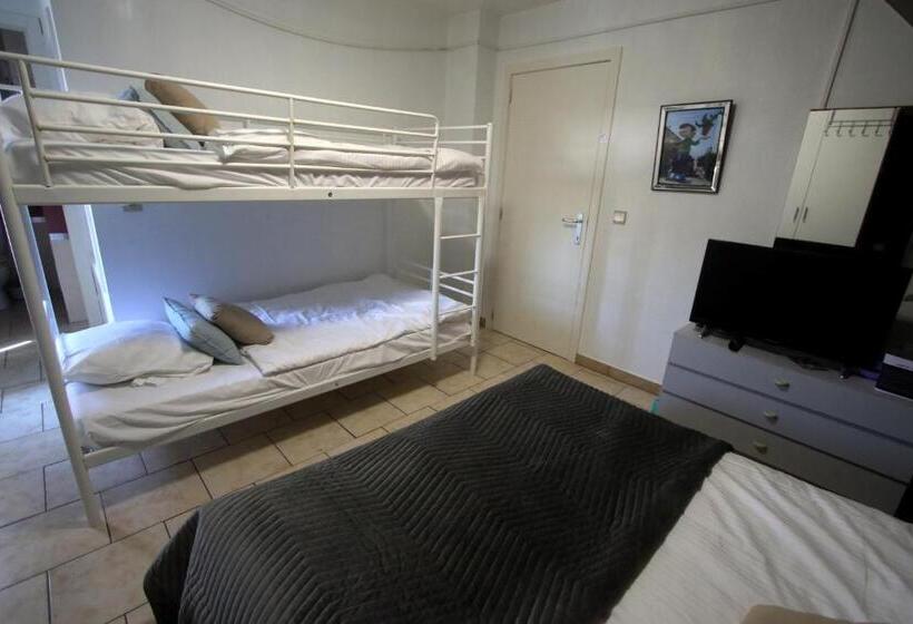 اتاق استاندارد چهارنفره با چشم‌انداز باغ, Chambre D Hôte Blankenberge