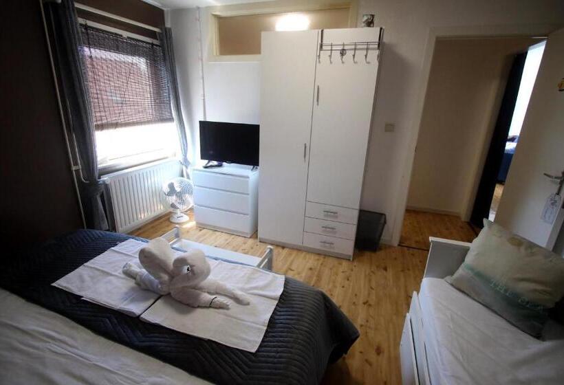 Standard room with outdoor bath, Chambre D Hôte Blankenberge