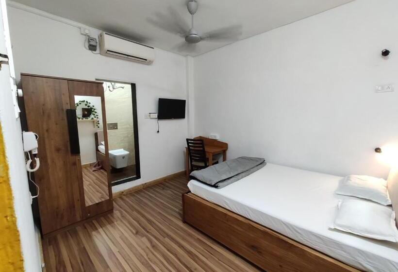 חדר דלוקס, Hoshtel99   Prime   Stay, Cowork And Cafe